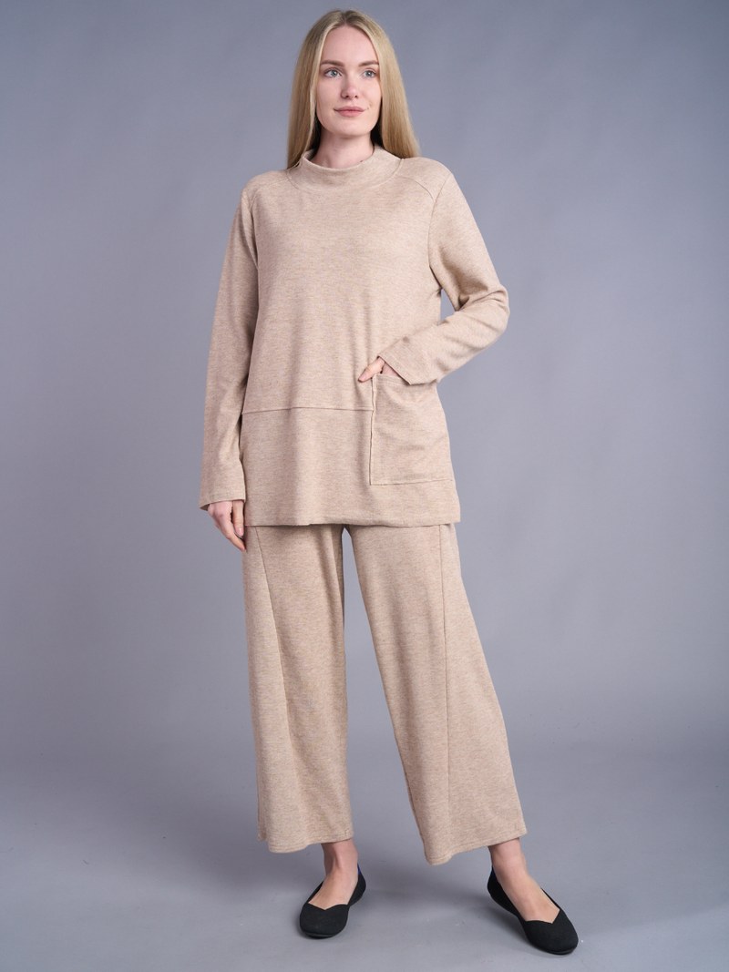 Solid Knit Mock Neck Top w/Pockets