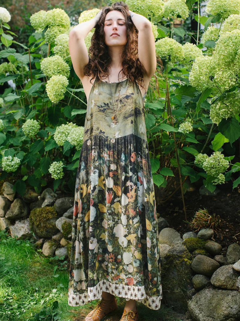 I Dream in Flowers Bohéme Slip Dress With Bees