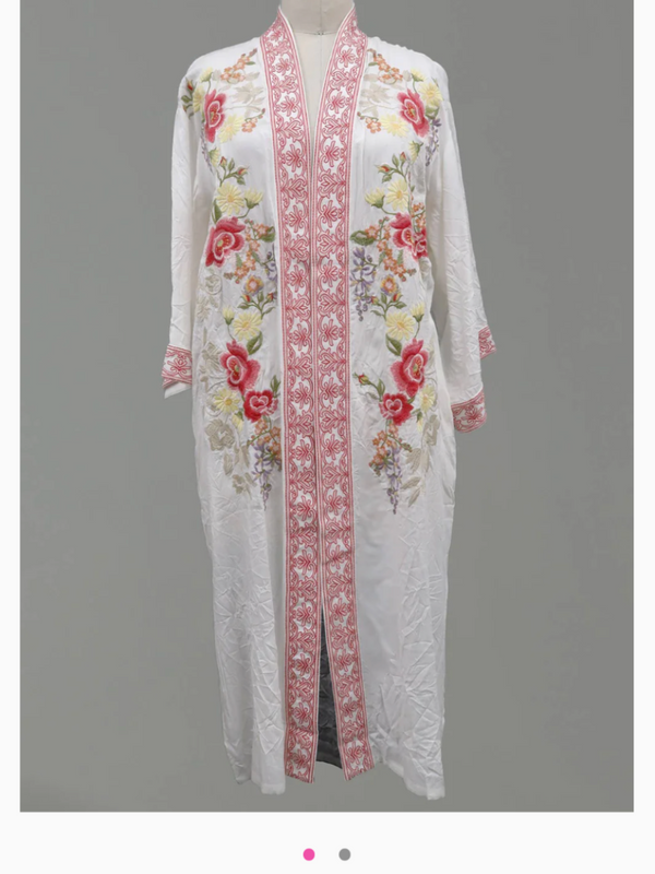 Floral Embroidered Kimono w/Pockets